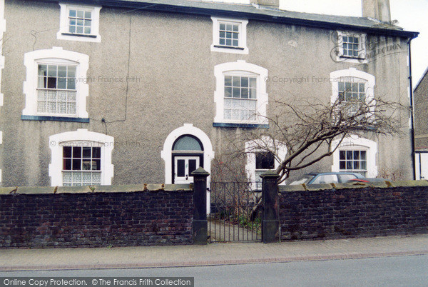 Photo of Ormskirk, Nathaniel Heywood's House, Chapel Street 2005