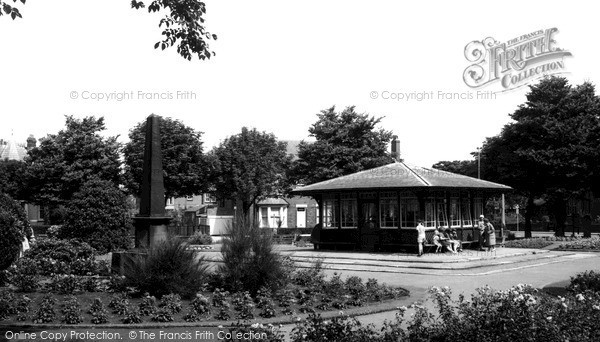 Photo of Ormskirk, Victoria Gardens c.1965