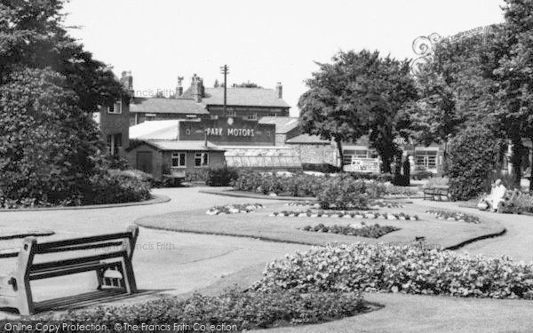 Photo of Ormskirk, Victoria Gardens c.1965