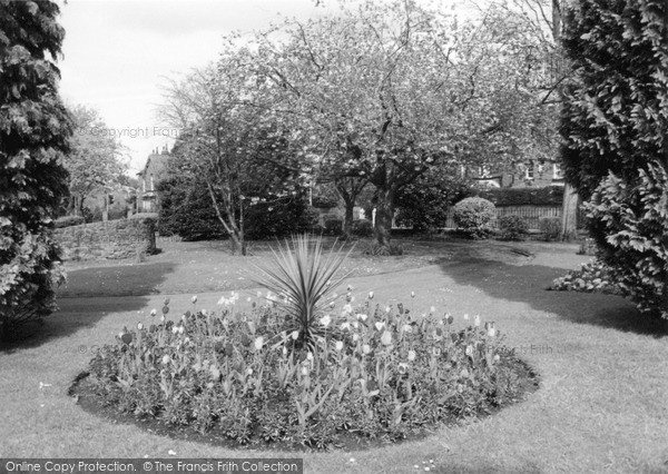 Photo of Ormskirk, Victoria Park 2005