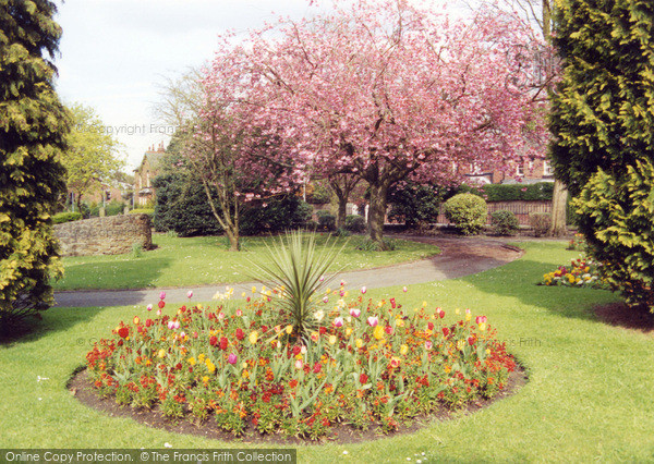 Photo of Ormskirk, Victoria Park 2005