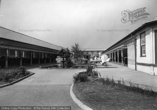 Photo of Oswestry, Between Gladstone And Kenyon, Orthopaedic Hospital c.1939