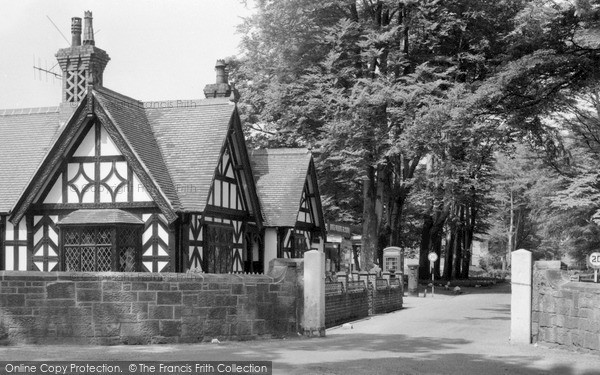 Photo of Oswestry, Post Office And Main Avenue, Park Hall Camp c.1960