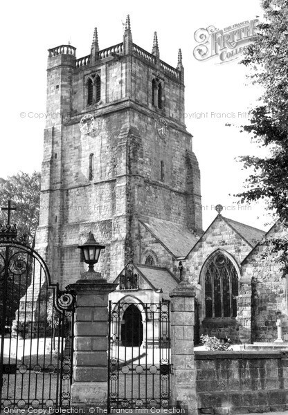 Photo of Oswestry, St Oswald's Parish Church c.1960