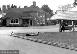 The Otter Hotel c.1955, Ottershaw
