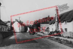 The King's Arms Hotel c.1955, Otterton