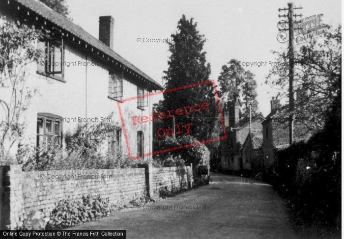 Photo of Ottery St Mary, Cadhay Road c.1950