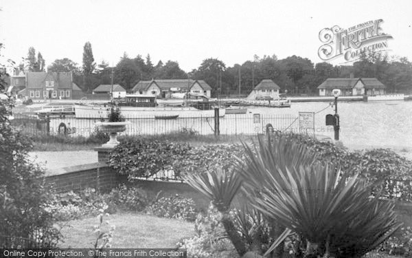 Photo of Oulton Broad, By The Quayside c.1939