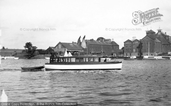 Photo of Oulton Broad, Motor Cruising c.1950