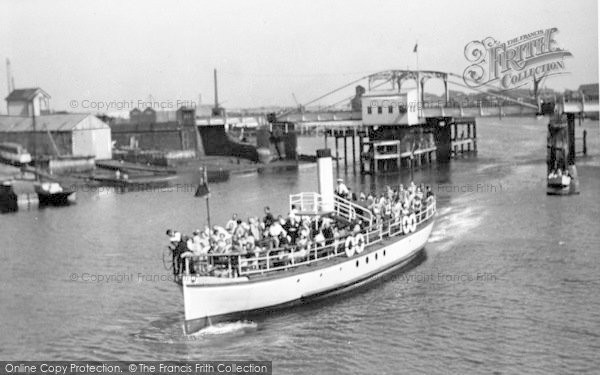 Photo of Oulton Broad, Pleasure Boat 'gorleston' c.1955