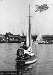 Sailing c.1960, Oulton Broad