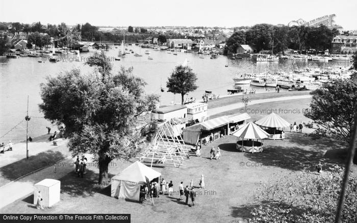 Photo of Oulton Broad, The Fair c.1960