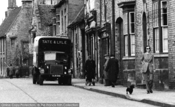 Photo of Oundle, A Tate & Lyle Lorry c.1950