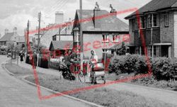 Residents In Glapthorn Road c.1955, Oundle
