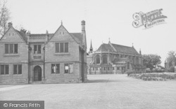 School Museum And Chapel c.1950, Oundle