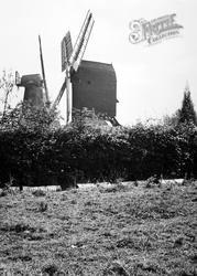 The Windmills c.1937, Outwood
