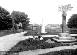 The Village 1923, Over Kellet