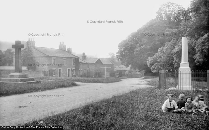 Over Kellet, War Memorial 1923