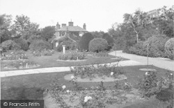 The Pleasaunce, The Rose Garden 1921, Overstrand