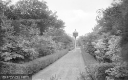 The Pleasaunce, Yew Hedge Walk 1921, Overstrand