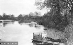 The River c.1950, Overton