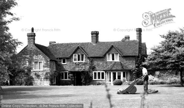 Photo of Oving, Manor Close c.1955