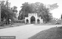 The Church Gateway c.1955, Owston Ferry