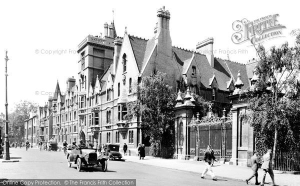 Photo of Oxford, Balliol College With Trinity College 1922