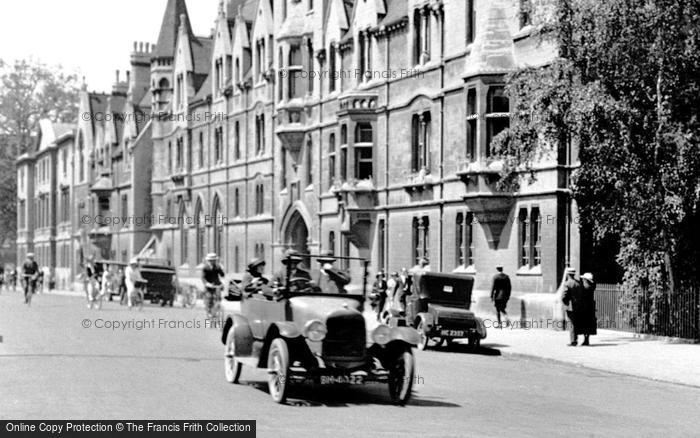 Photo of Oxford, Balliol College With Trinity College 1922