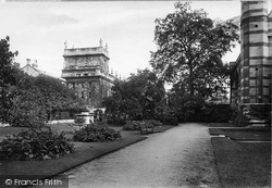 Balliol Gardens, Trinity College 1922, Oxford