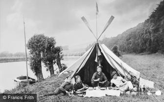 Oxford, Camping by the Thames c1900