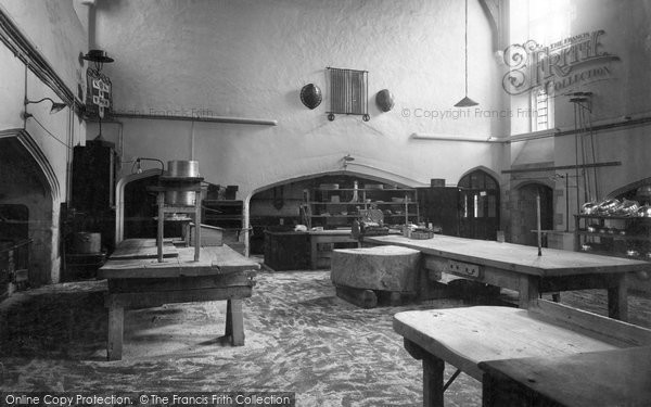 Photo of Oxford, Christ Church, The Kitchen 1933