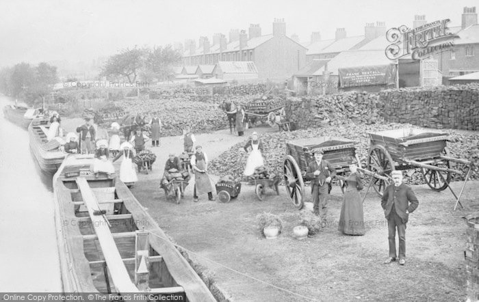 Photo of Oxford, Hayfield Wharf, Barges And Coal Carts c.1890