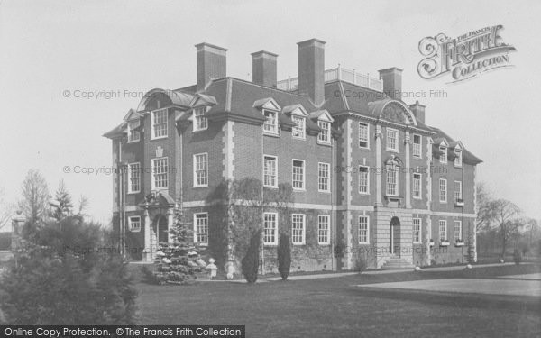 Photo of Oxford, Lady Margaret Hall 1907