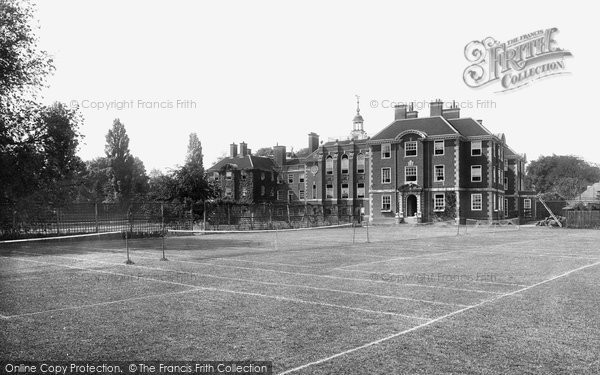 Photo of Oxford, Lady Margaret Hall 1922