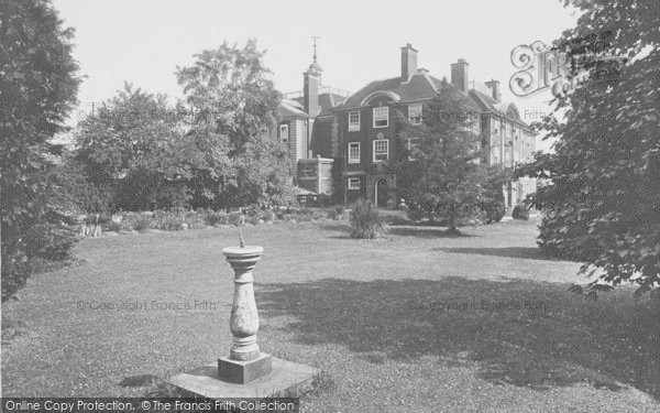 Photo of Oxford, Lady Margaret Hall 1922