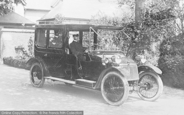 Photo of Oxford, Lanchester Car And Chauffeur 1913