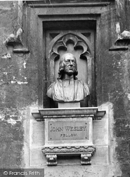 Lincoln College, John Wesley's Bust 1926, Oxford