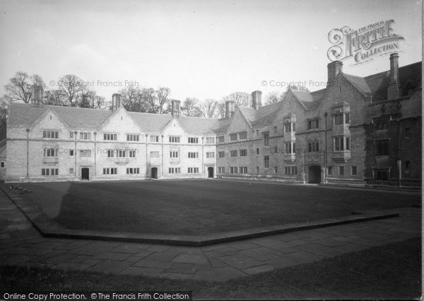 Photo of Oxford, Longwall Quadrangle, Magdalen College 1933