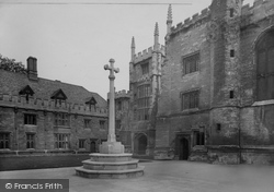 Magdalen College And War Memorial 1922, Oxford