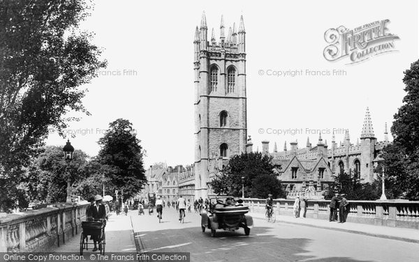 Photo of Oxford, Magdalen College From Magdalen Bridge 1922