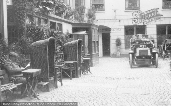 Photo of Oxford, Motor Car In The Courtyard, Golden Cross Inn c.1905