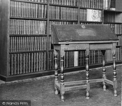 Pembroke College, Dr Johnson's Desk From Edial Hall 1907, Oxford