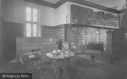 Pembroke College Library, Samuel Johnson's Desk 1912, Oxford