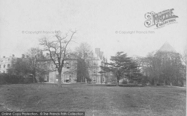 Photo of Oxford, Somerville College 1900