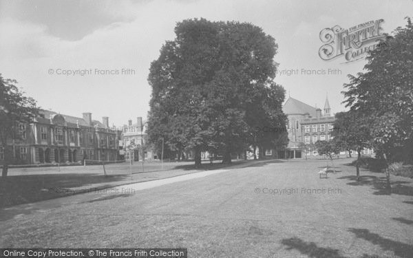 Photo of Oxford, Somerville College 1922
