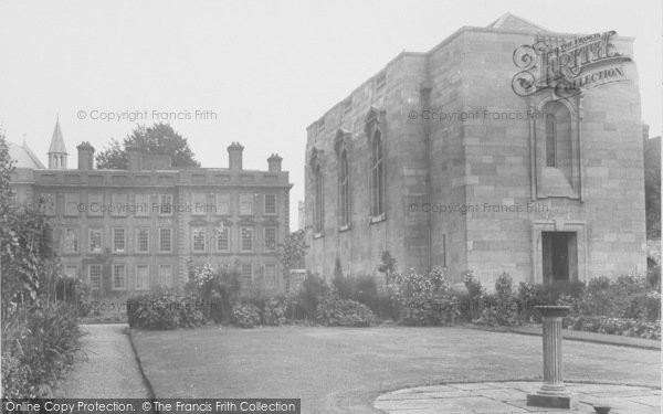 Photo of Oxford, Somerville College Chapel 1937