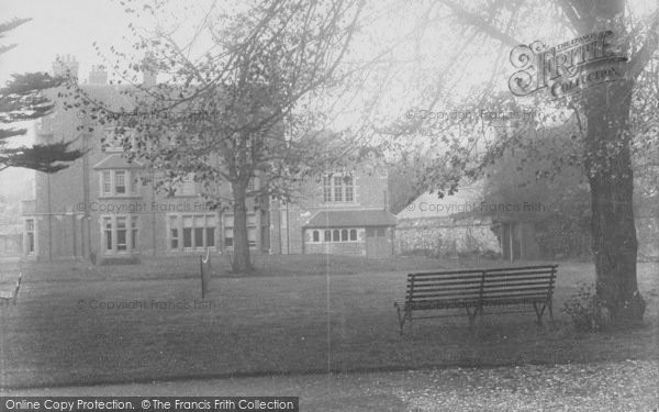 Photo of Oxford, Somerville College, West Buildings 1900