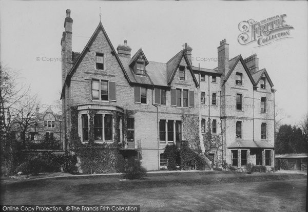 Photo of Oxford, St Hugh Hall 1907