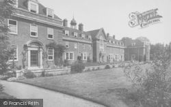 St Hugh's College 1922, Oxford
